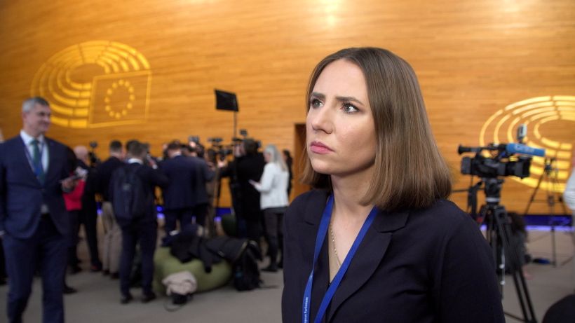 Europosłowie PiS i Konfederacji biją na alarm: „Blokowanie treści w sieci zagraża wolności słowa”