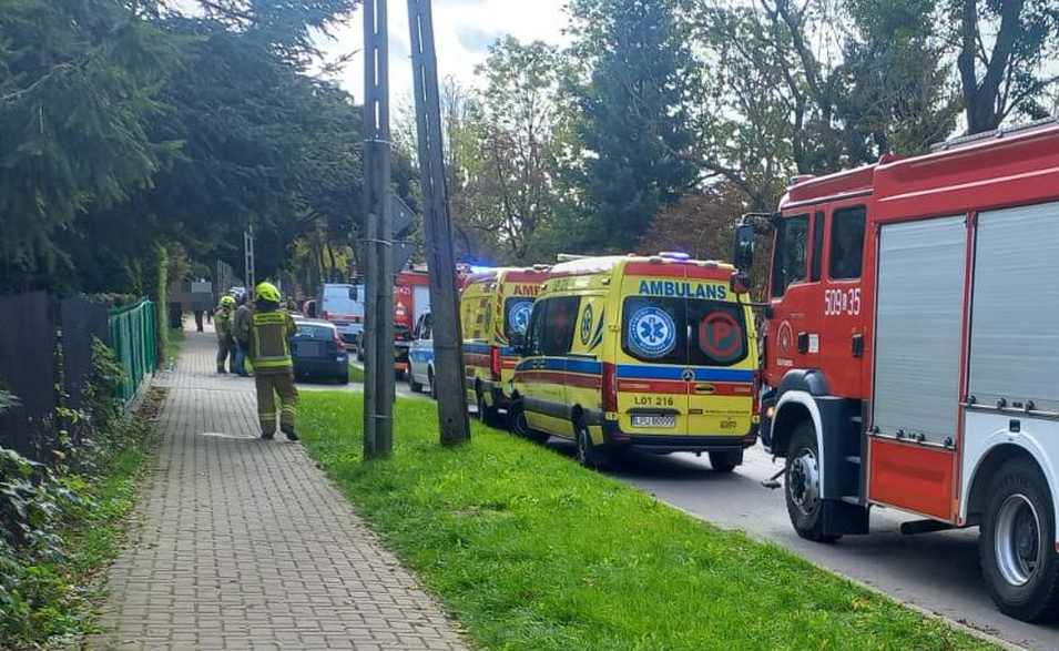 Karetki i wóz strażacki
