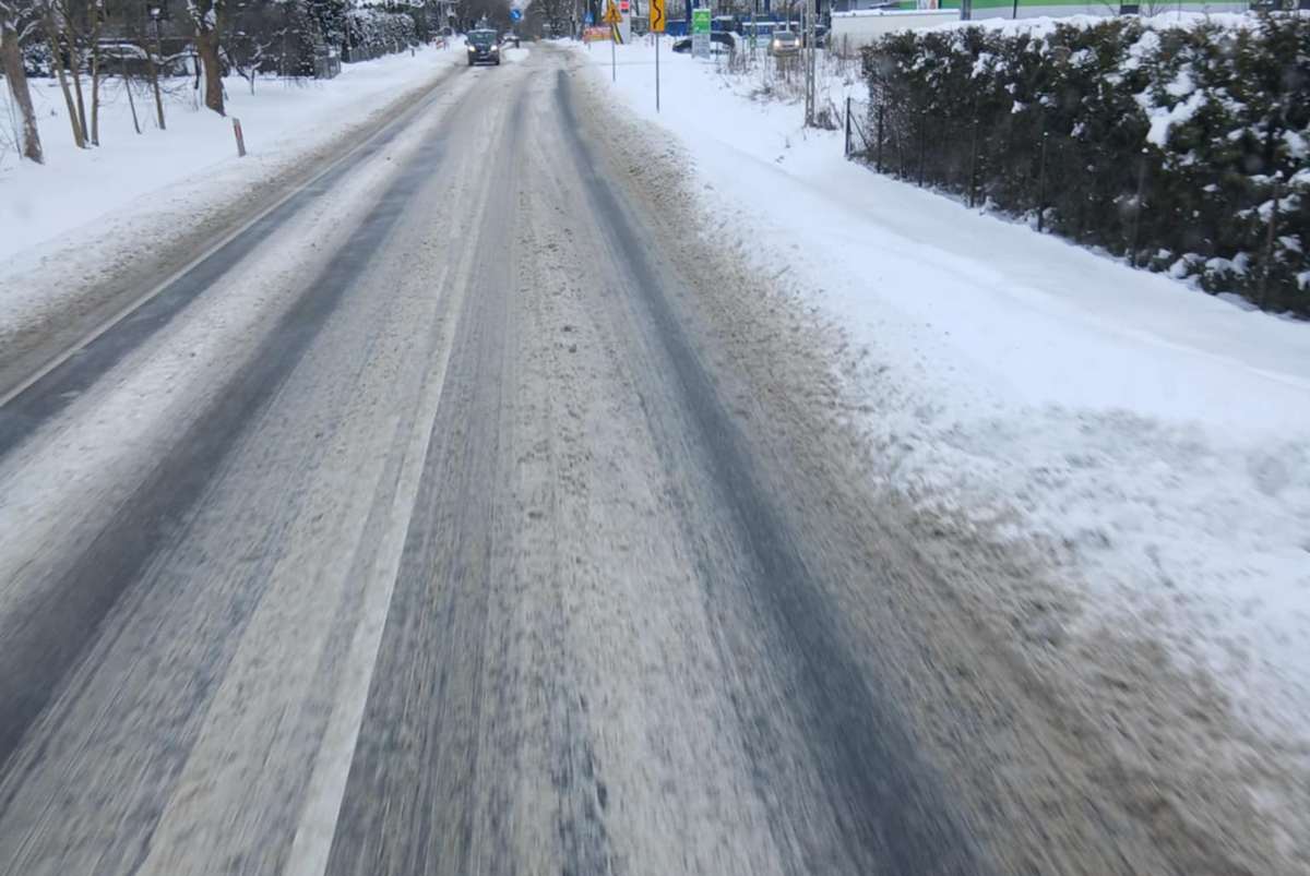 Stan drogi wojewódzkiej w miejscowości Ostrowite