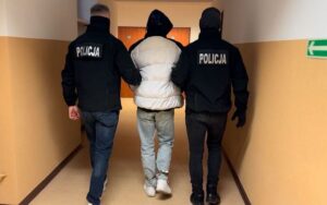 Alan G. czterokrotnie chodził z fragmentami ciała Mateusza do miejskiego parku.